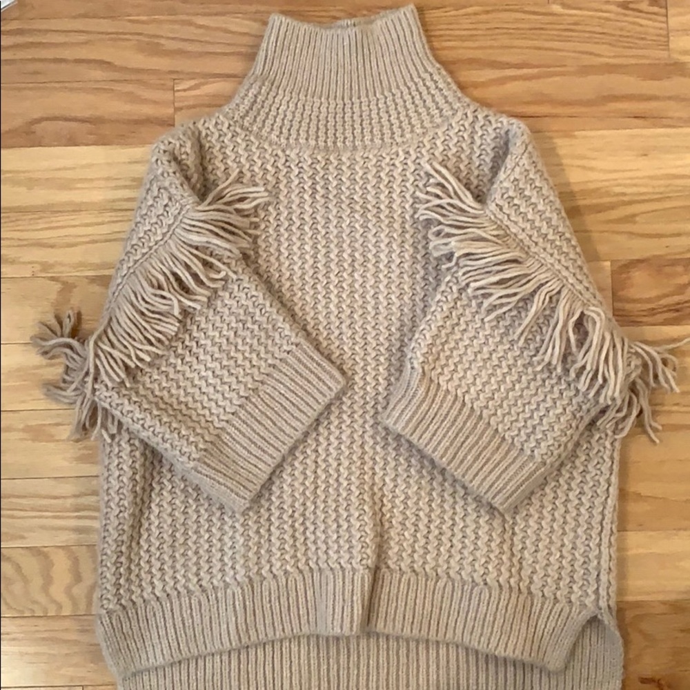 Club Monaco oversized sweater w fringe